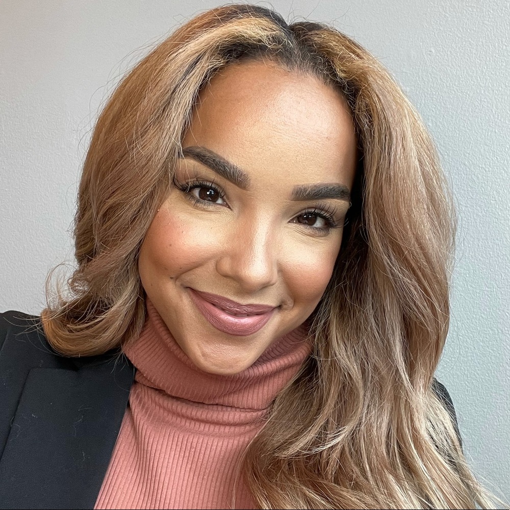 Meet your Posher, Simone